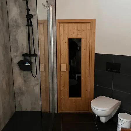 Дом отдыха Gemuetliches Mit Hottub Und Sauna